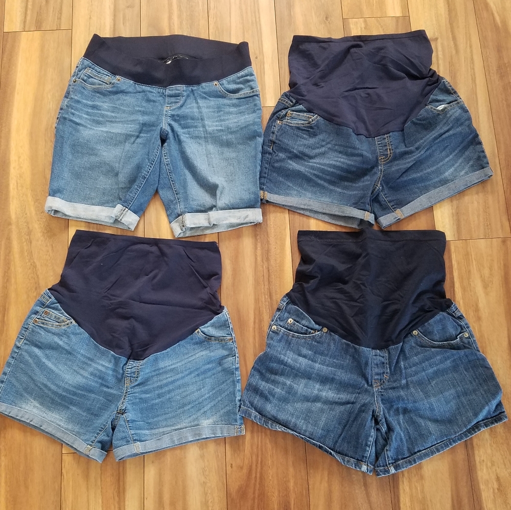 Four pairs of maternity shorts size medium